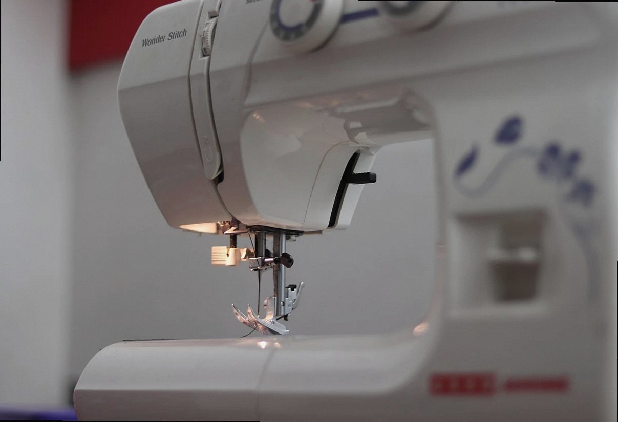 sewing machine, workshop, device, tailor, machine, sewing, sewing projects, sewing techniques, sewing tips, sewing essen